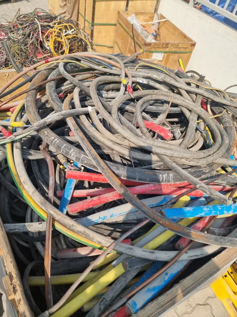 Mixed power cable offcuts